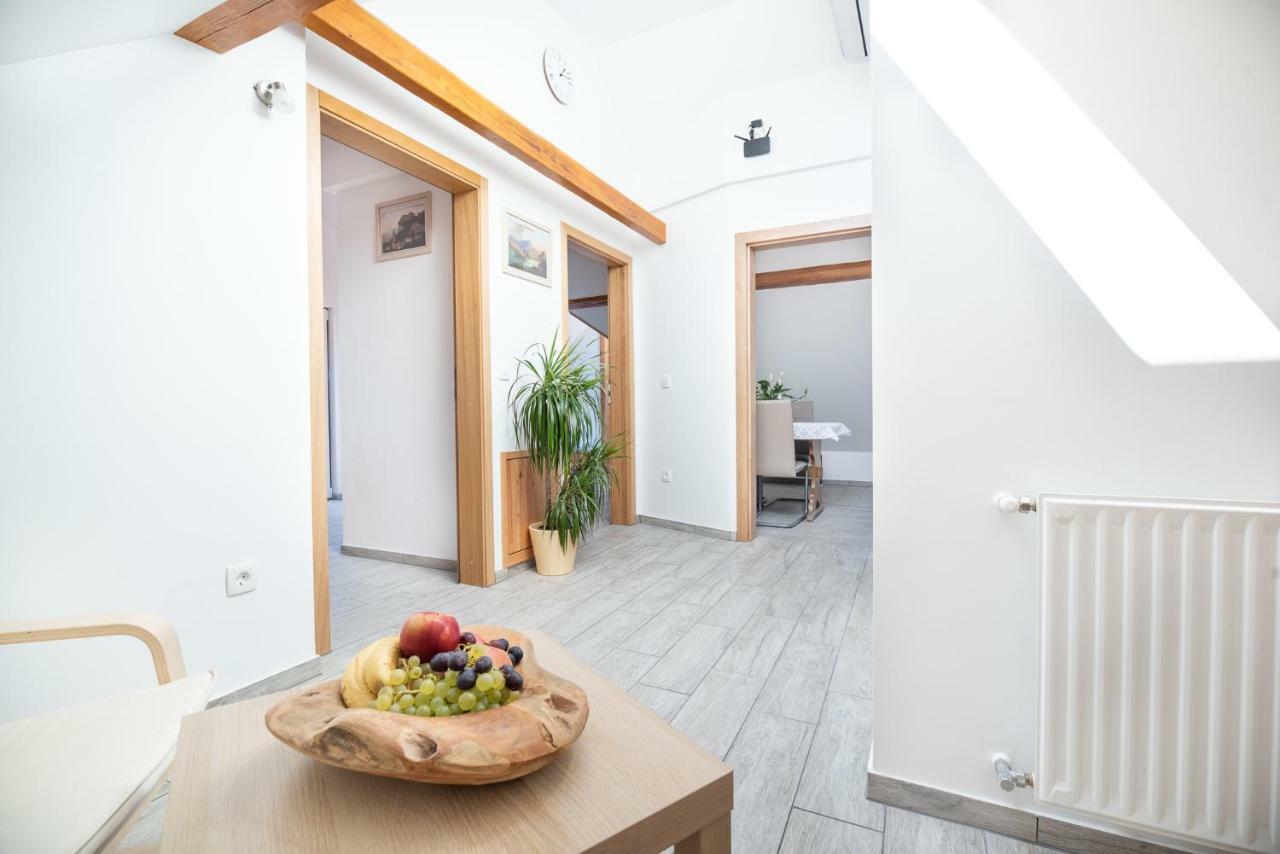 Apartment & Room Pristov Zirovnica Εξωτερικό φωτογραφία